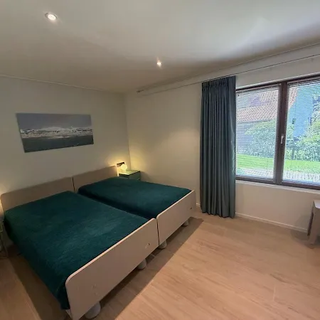 Dom wakacyjny Gezellige Woning Met Grote Tuin Dichtbij