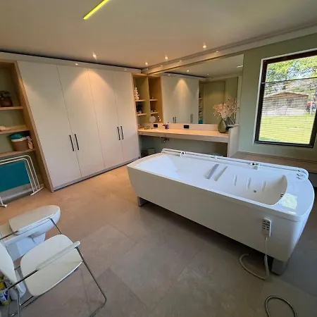 Gezellige Woning Met Grote Tuin Dichtbij Dom wakacyjny *