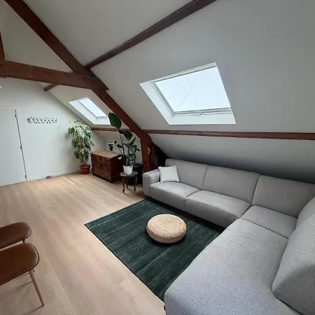 Dom wakacyjny Gezellige Woning Met Grote Tuin Dichtbij *